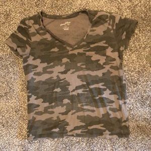 Universal Thread Monterey V-Neck Camo Tshirt